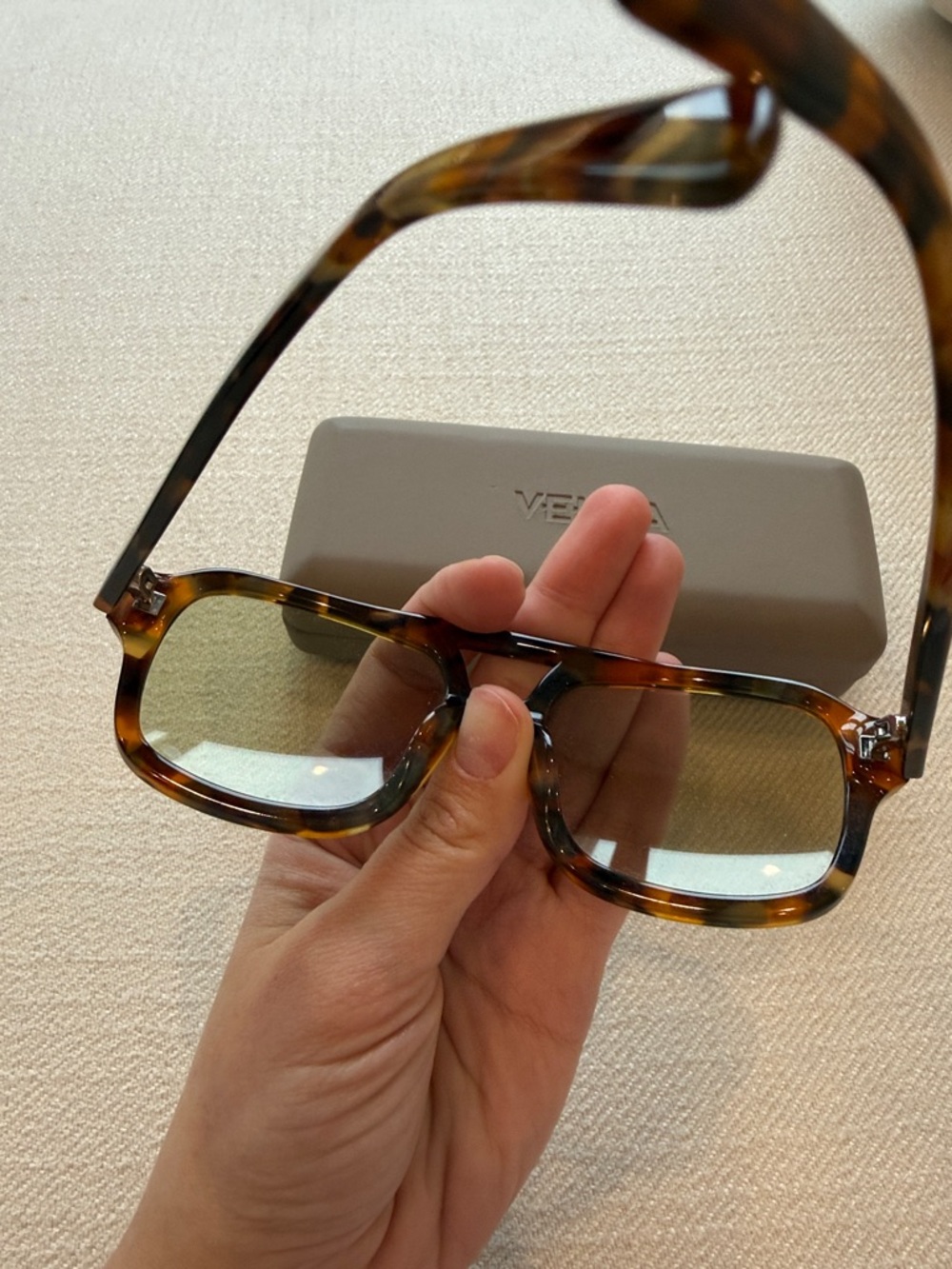 VEHLA Tortoiseshell Sunglasses with Green Lenses - Picture 4 of 4